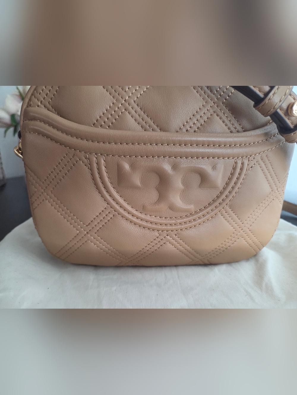 Tory Burch Fleming Soft Camera Leather Crossbody Bag Color Tiramisu - Picture 2 of 7